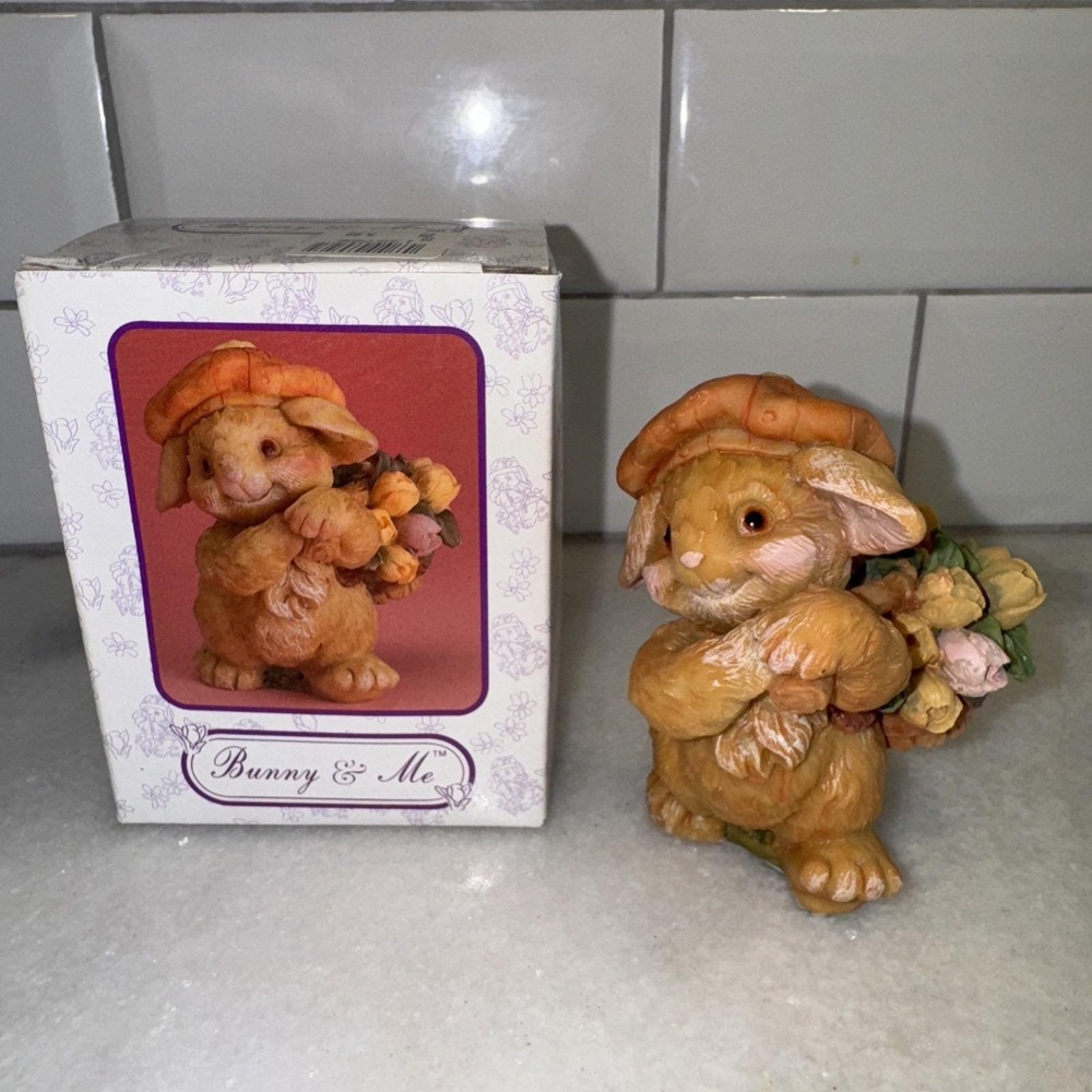 1993 BUNNY & ME Figurine WBI Inc 3.5 inches Bunny Rabbit w/basket of tulips‎